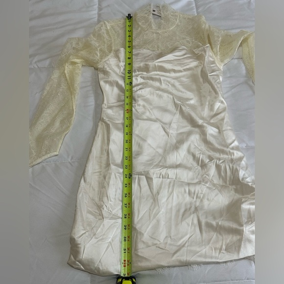 New Bridal DeLaVali Ivory White Croissant Silk-Satin And Lace Mini Dress Sz 6 - Picture 8 of 8